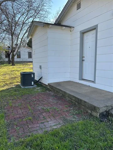 $2,400,000 | 401 Hallvale Drive, White Settlement, TX 76108