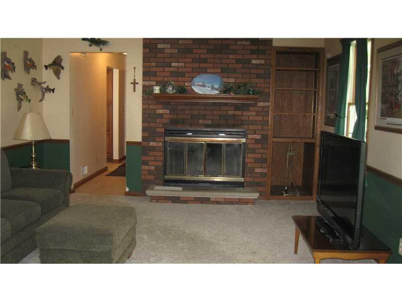 258 Donation Road Greenville, PA 16125 - Photo 5 of 20 Family Room.