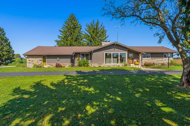 $499,900 | W296 County Rd CW, Ixonia, WI 53036