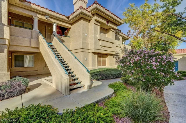 $255,000 | 322 Sunward Drive, Unit 322, Henderson, NV 89014