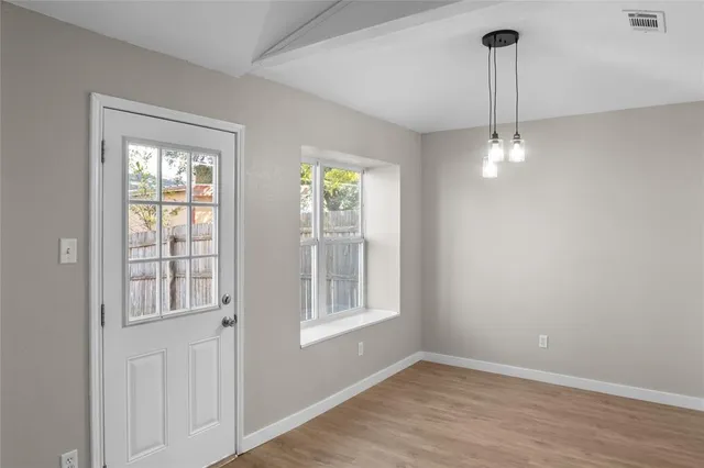 $289,900 | 5711 Congressional Drive, Arlington, TX 76018