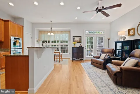 $1,095,000 | 3549 Goddard Way, Alexandria, VA 22304