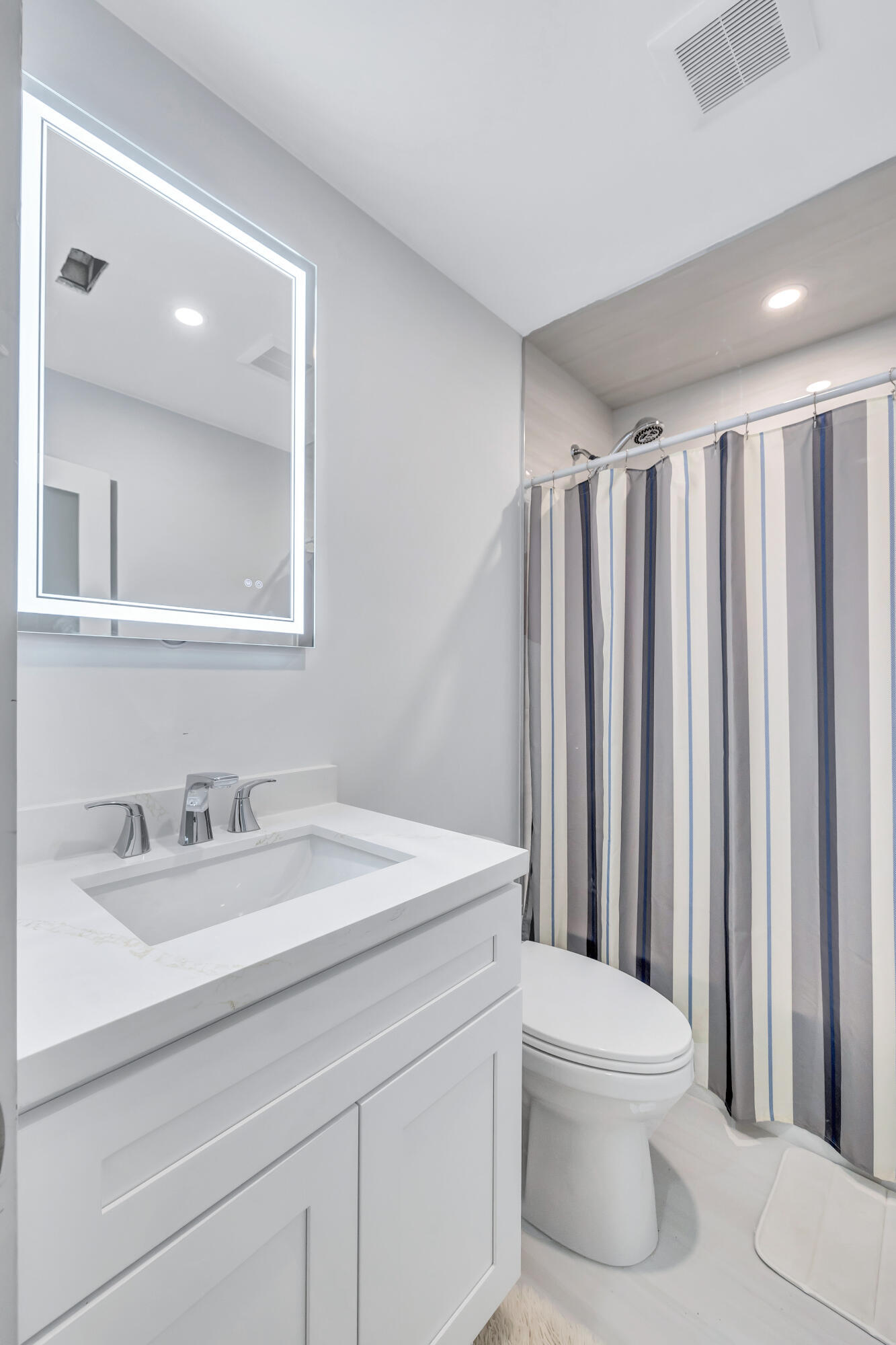 351 Club Circle, Unit 210 Boca Raton, FL 33487 - Photo 12 of 13 3W7A2746