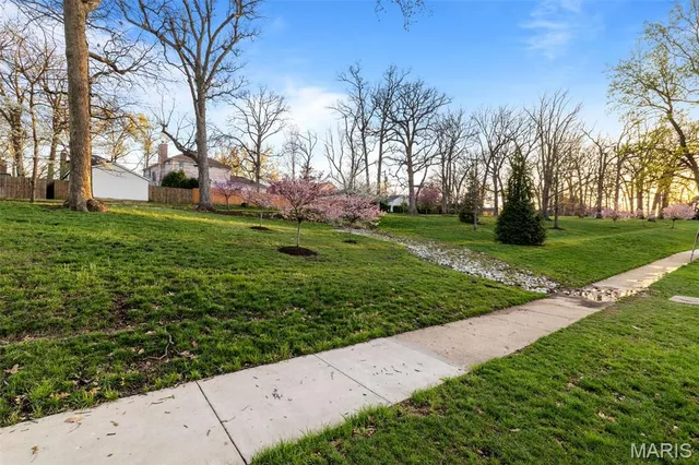 $129,000 | 9106 West Swan Circle, St. Louis, MO 63144