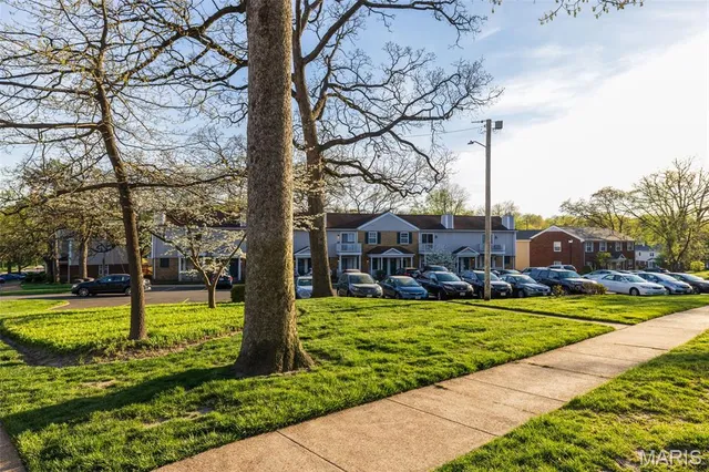 $129,000 | 9106 West Swan Circle, St. Louis, MO 63144