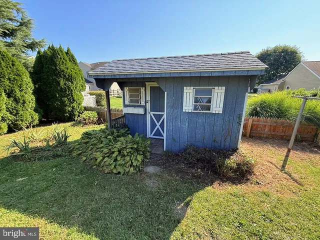 $256,500 | 220 Sycamore Lane, New Holland, PA 17557