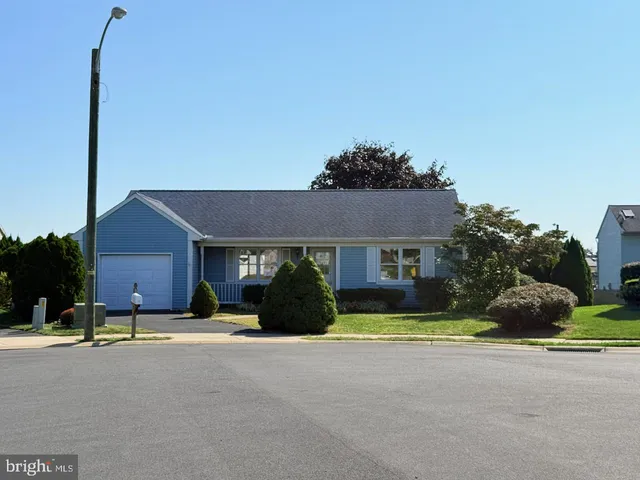 $256,500 | 220 Sycamore Lane, New Holland, PA 17557