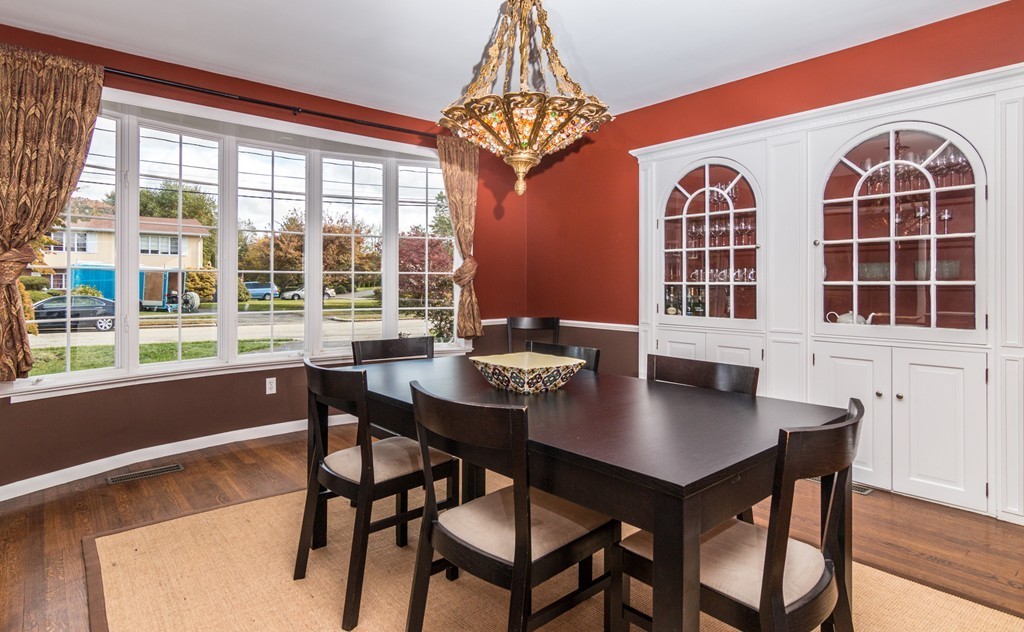 95 Rachel Road Newton, MA 02459 - Photo 5 of 13 Gallery Image 5