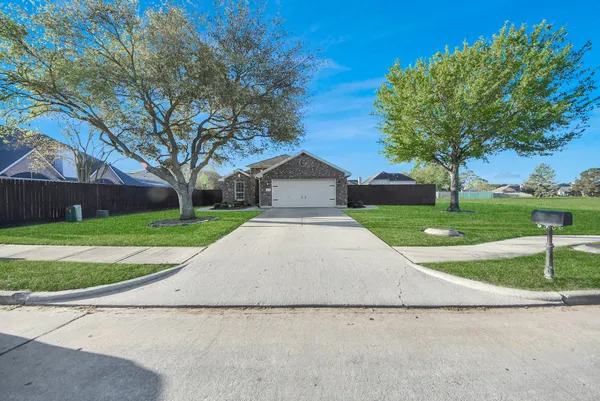 front view of house with a yard