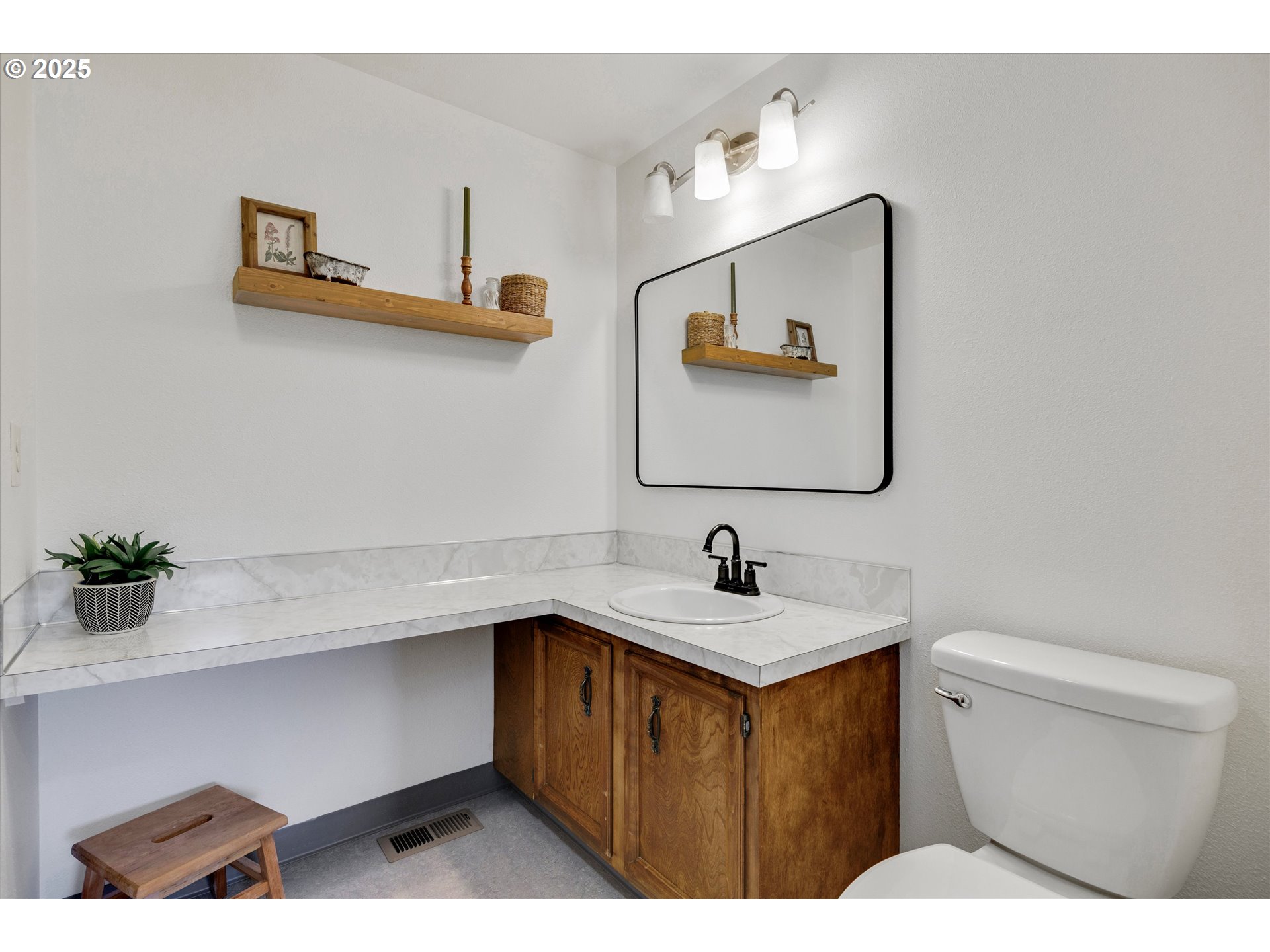 13910 South Caufield Road Oregon City, OR 97045 - Photo 28 of 46 Gallery Image 28