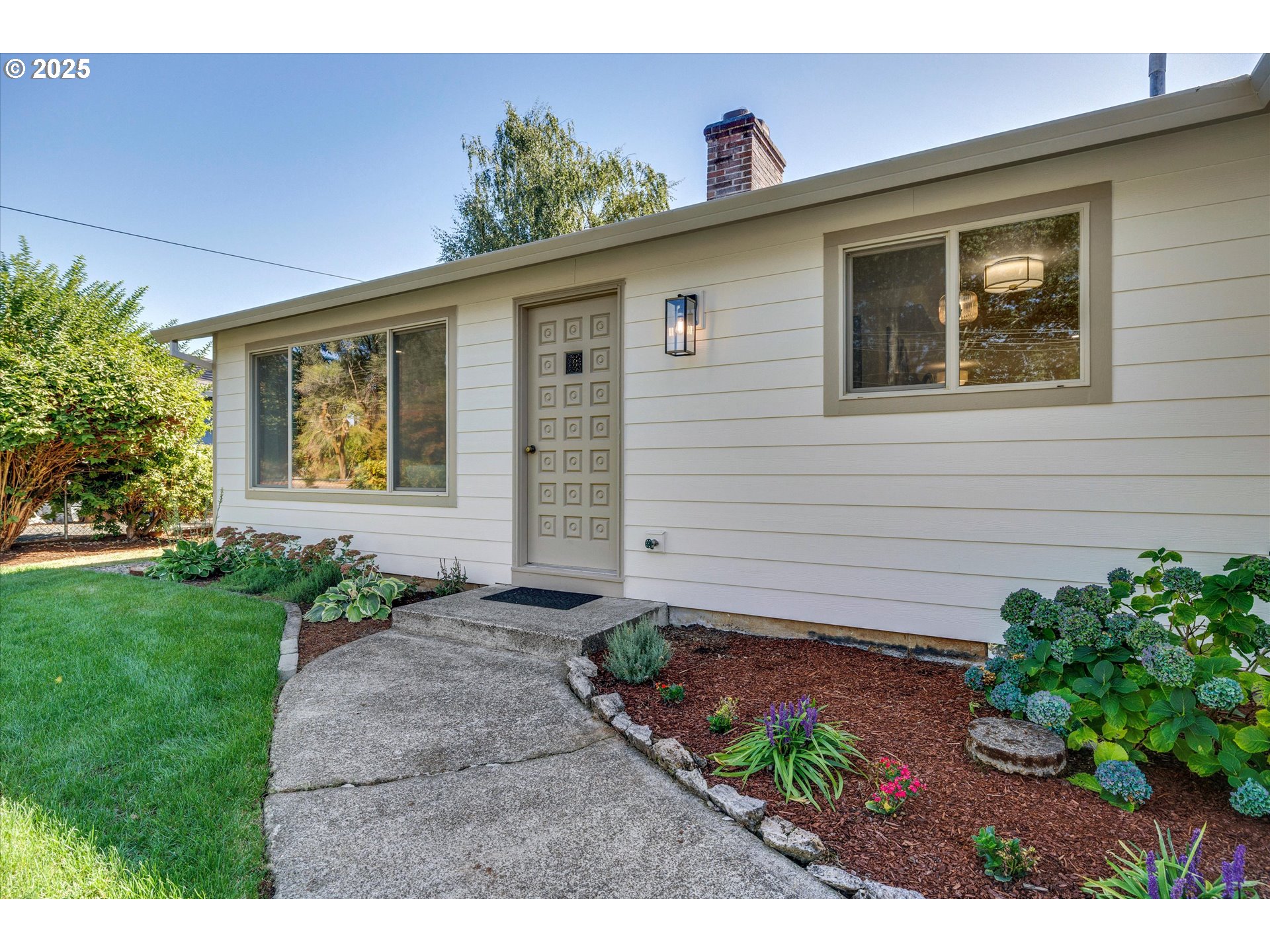 13910 South Caufield Road Oregon City, OR 97045 - Photo 4 of 46 Gallery Image 4