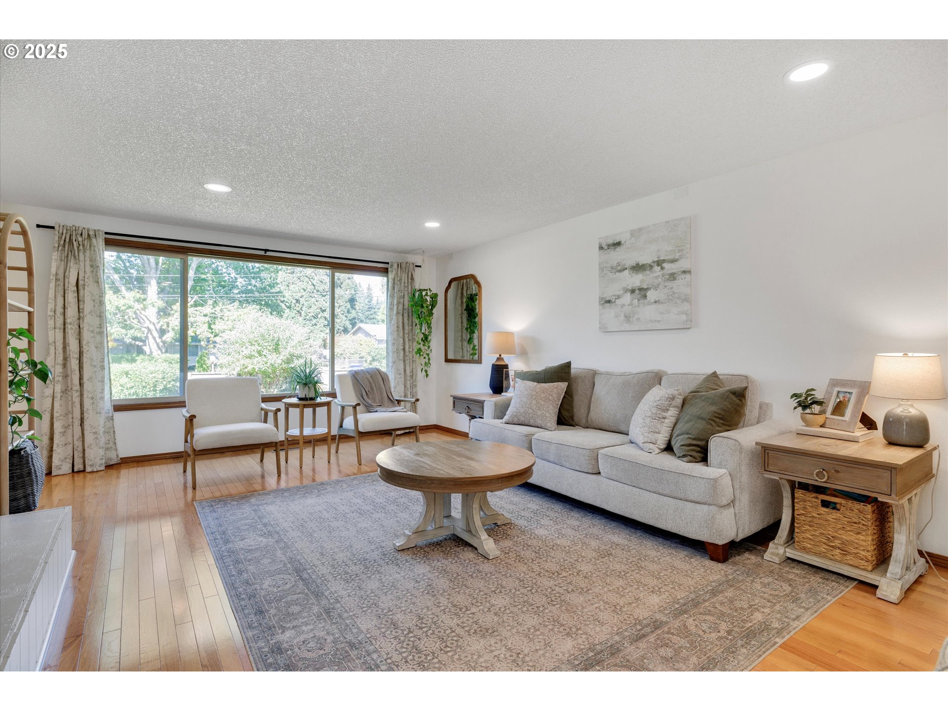 13910 South Caufield Road Oregon City, OR 97045 - Photo 6 of 46 Gallery Image 6