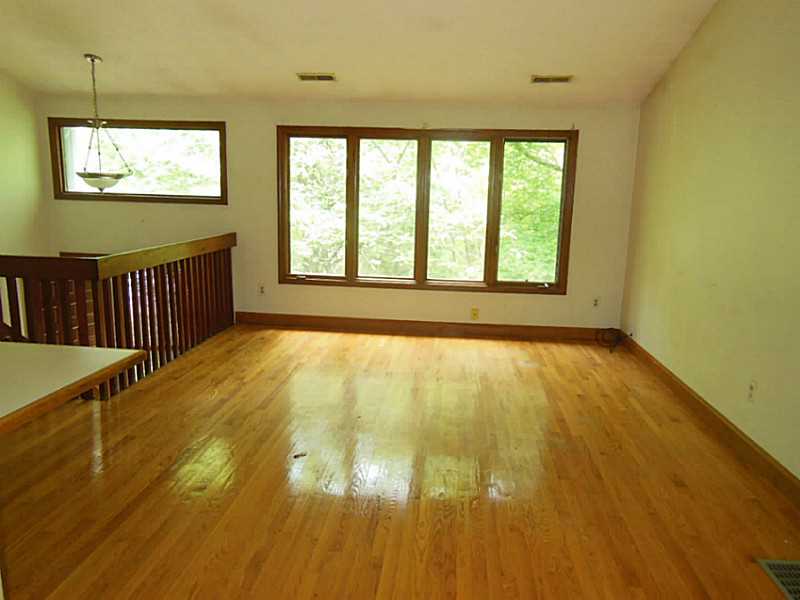 77 Hammet Road Coventry, RI 02816 - Photo 8 of 23 Living Room.