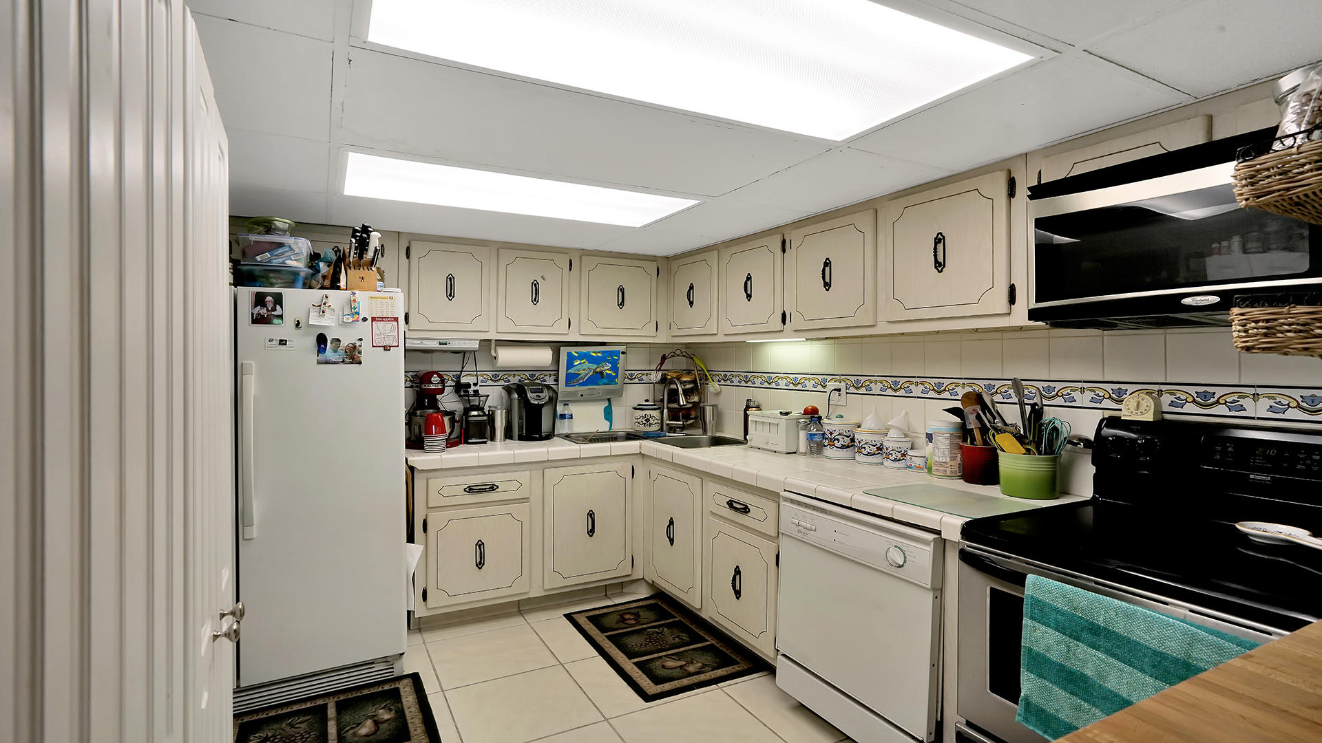 4601 Northwest 2nd Avenue, Unit 8040 Boca Raton, FL 33431 - Photo 13 of 31 Kitchen