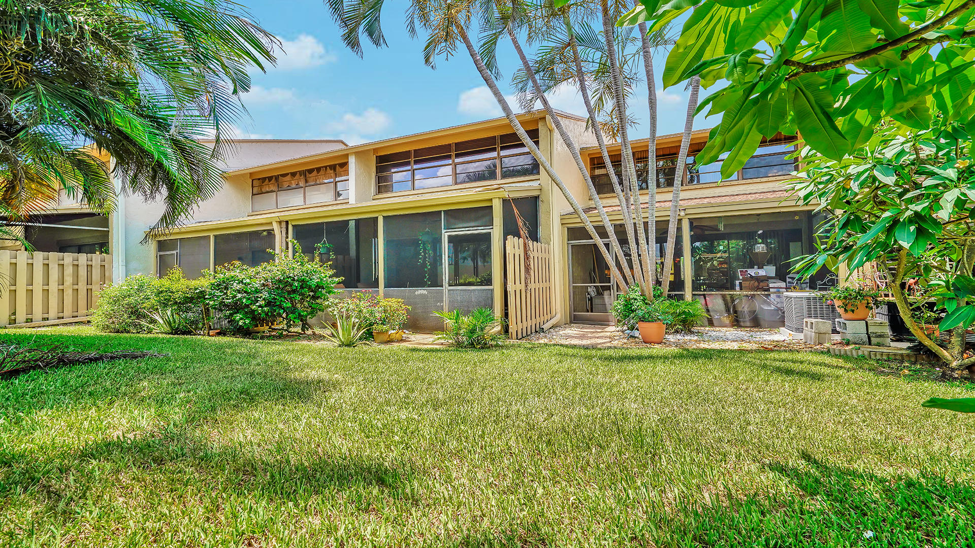 4601 Northwest 2nd Avenue, Unit 8040 Boca Raton, FL 33431 - Photo 4 of 31 Garden