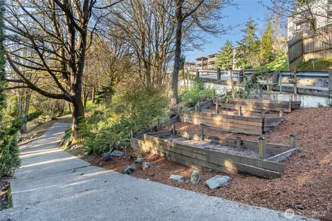 $849,000 | 28611 16th Avenue South, Federal Way, WA 98003