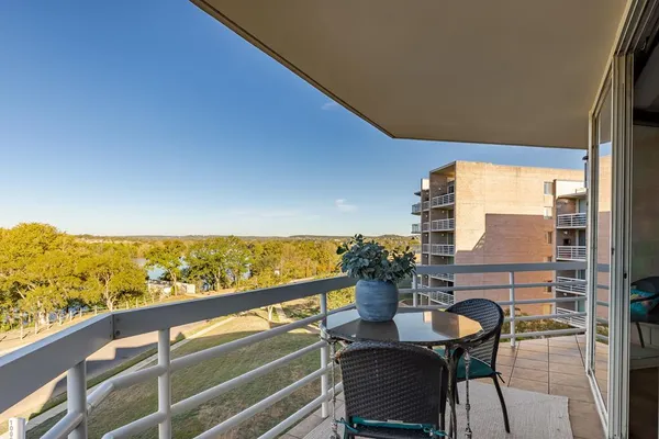 $1,750 | 1006 Guadalupe Street, Kerrville, TX 78028