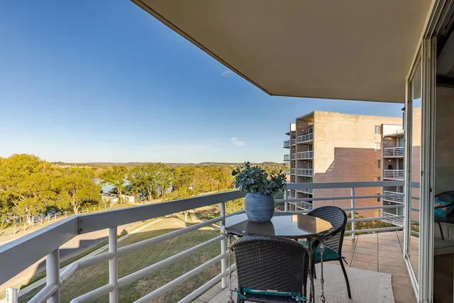 $1,750 | 1006 Guadalupe Street, Kerrville, TX 78028