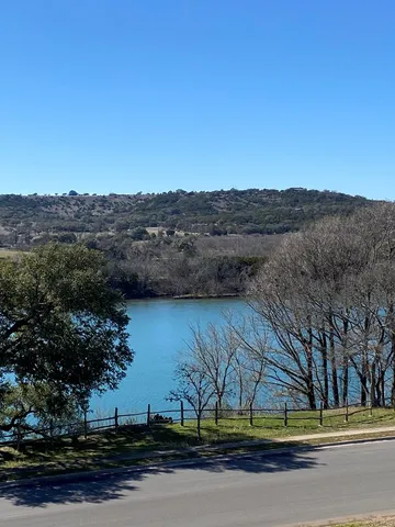 $1,750 | 1006 Guadalupe Street, Kerrville, TX 78028