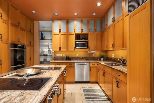 $1,275,000 | 1519 3rd Avenue, Unit 801, Seattle, WA 98101