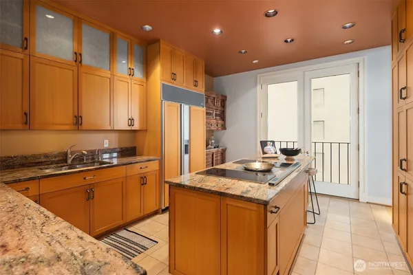 $1,275,000 | 1519 3rd Avenue, Unit 801, Seattle, WA 98101