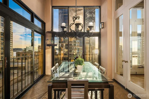 $1,275,000 | 1519 3rd Avenue, Unit 801, Seattle, WA 98101