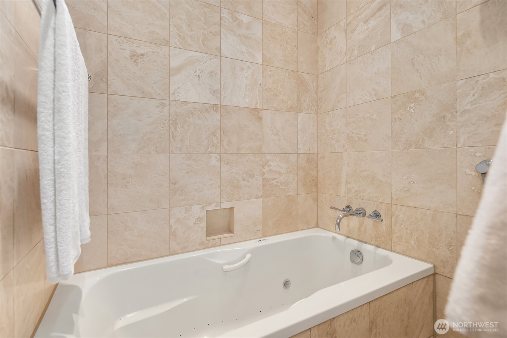 1519 3rd Avenue, Unit 801 Seattle, WA 98101 - Photo 31 of 40 a bathroom with a bathtub