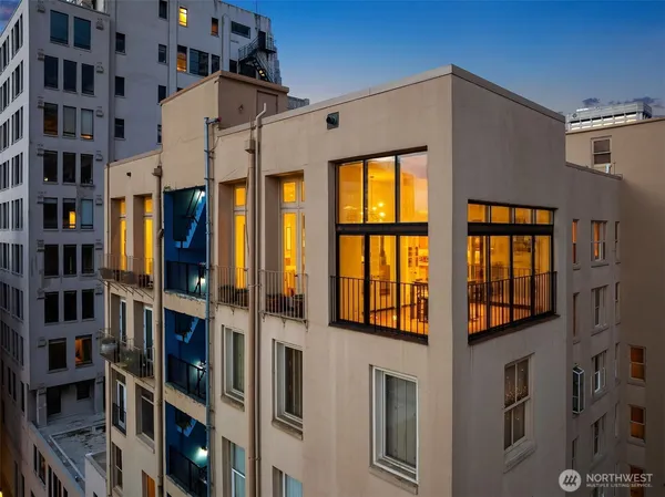 $1,275,000 | 1519 3rd Avenue, Unit 801, Seattle, WA 98101