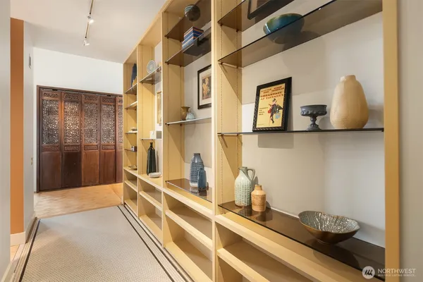 $1,275,000 | 1519 3rd Avenue, Unit 801, Seattle, WA 98101