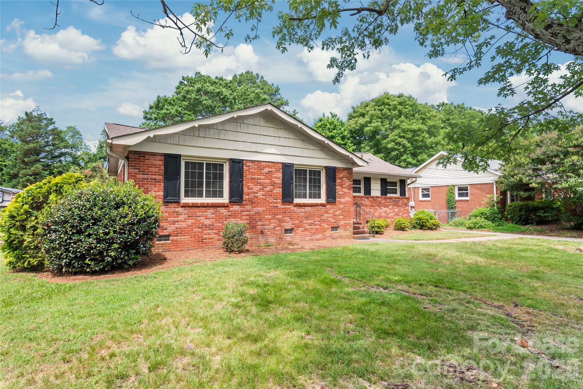6338 Montpelier Road Charlotte, NC 28210 - Photo 4 of 33