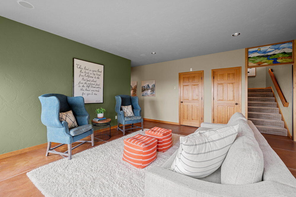 885 Northwest Chelsea Loop Bend, OR 97703 - Photo 47 of 57 90A 30-web-or-mls-Riley_Visuals-30 -
