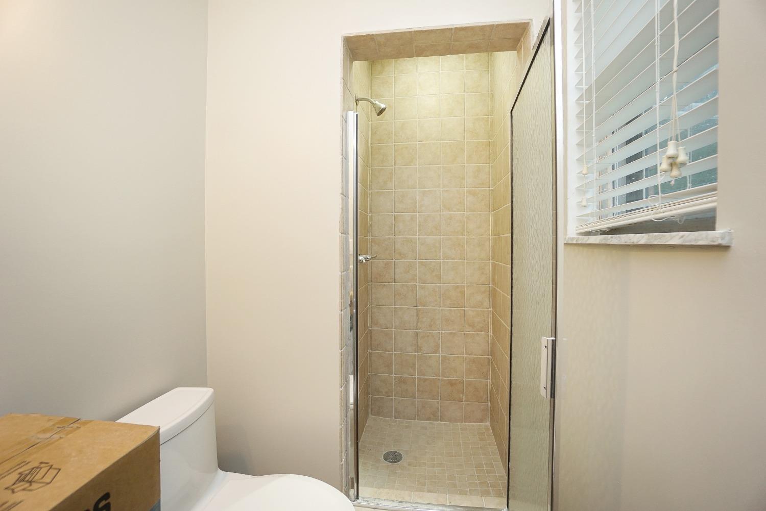 1535 Oldbridge Road Cincinnati, OH 45230 - Photo 16 of 27 Gallery Image 16