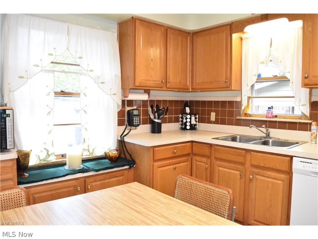3875 Mayfield Road Cleveland, OH 44121 - Photo 7 of 23