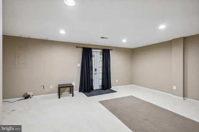 $3,300 | 8047 Sky Blue Drive, Alexandria, VA 22315