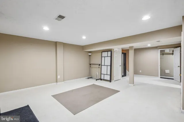 $3,300 | 8047 Sky Blue Drive, Alexandria, VA 22315