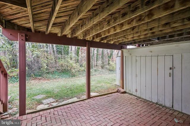 $3,300 | 8047 Sky Blue Drive, Alexandria, VA 22315