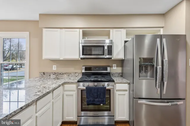 $3,300 | 8047 Sky Blue Drive, Alexandria, VA 22315