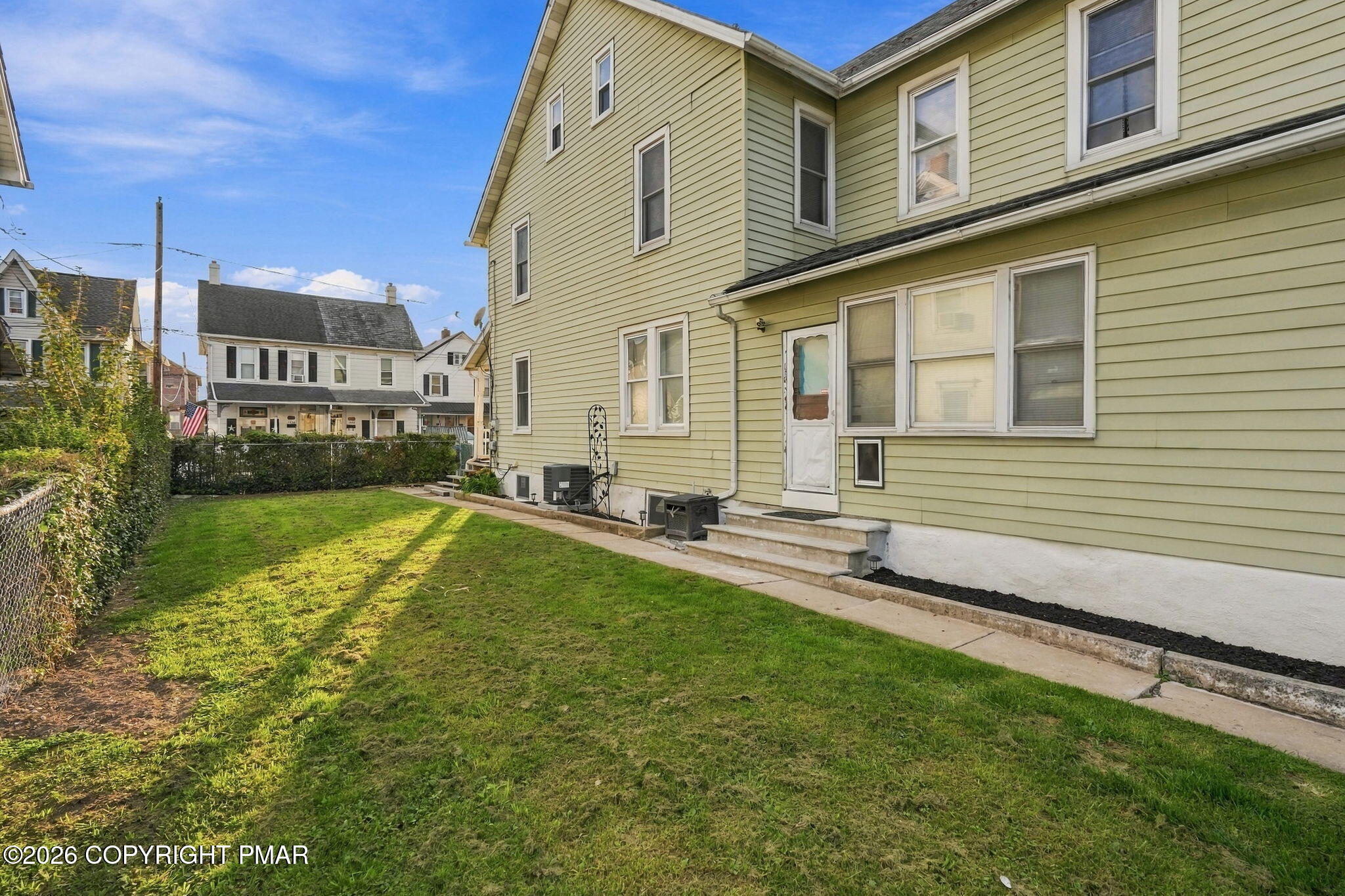 1521 Washington Avenue Northampton, PA 18067 - Photo 39 of 46 Side Yard