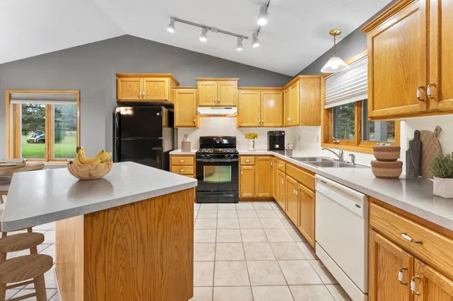 $309,999 | 21320 Orchard Drive, Pine City, MN 55063