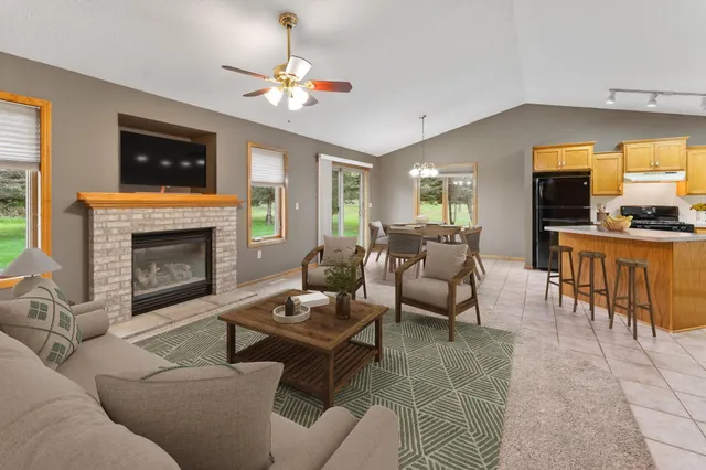 $309,999 | 21320 Orchard Drive, Pine City, MN 55063