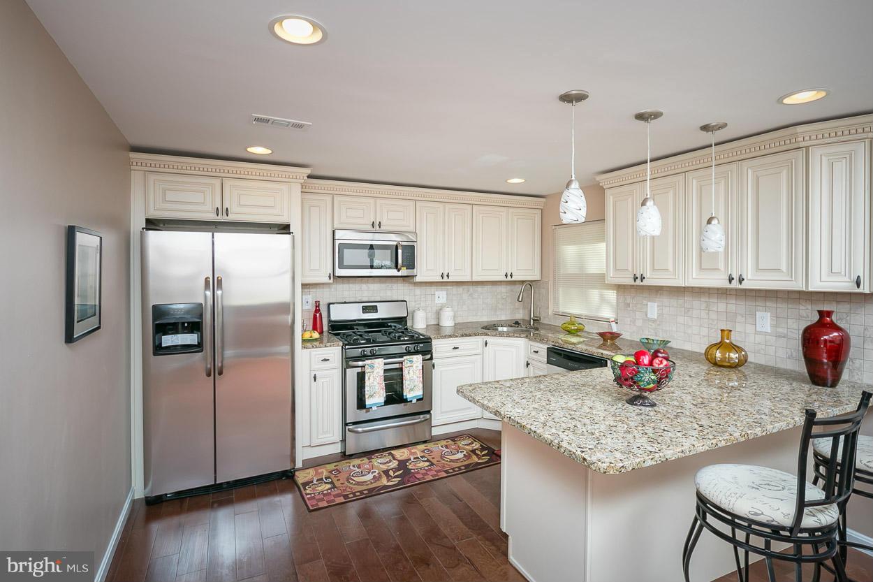 9807 Winands Road Randallstown, MD 21133 - Photo 1 of 27 Kitchen