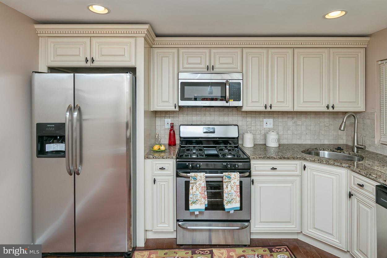 9807 Winands Road Randallstown, MD 21133 - Photo 10 of 27 Kitchen