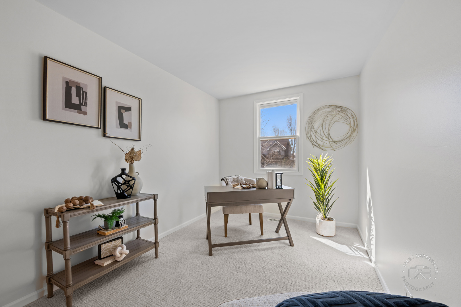 225 North Canterbury Road Aurora, IL 60506 - Photo 20 of 42 a living room with furniture and a window