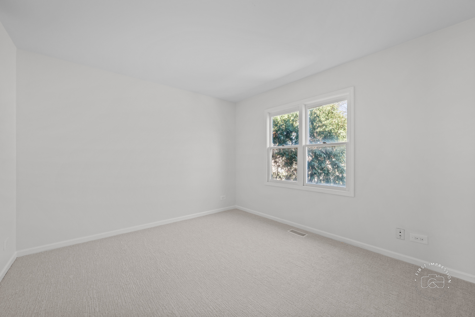 225 North Canterbury Road Aurora, IL 60506 - Photo 24 of 42 an empty room with windows