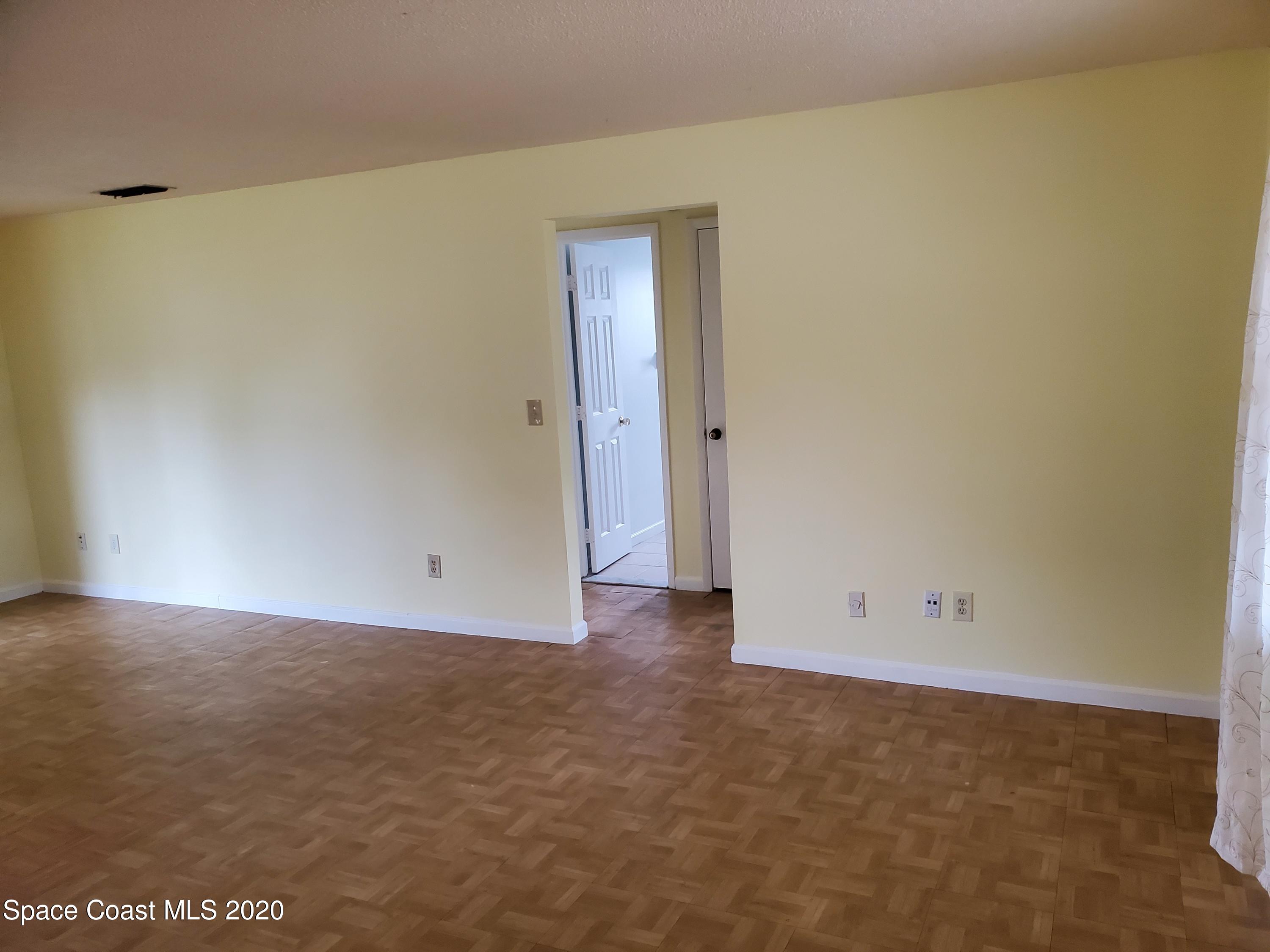 3386 Jay Tee Drive Melbourne, FL 32901 - Photo 4 of 40 20210217_121252