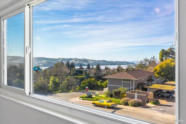 $425,000 | 100 Sunset Circle, Unit 68, Benicia, CA 94510