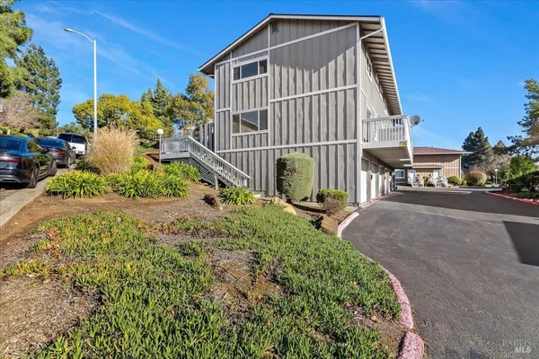 $425,000 | 100 Sunset Circle, Unit 68, Benicia, CA 94510