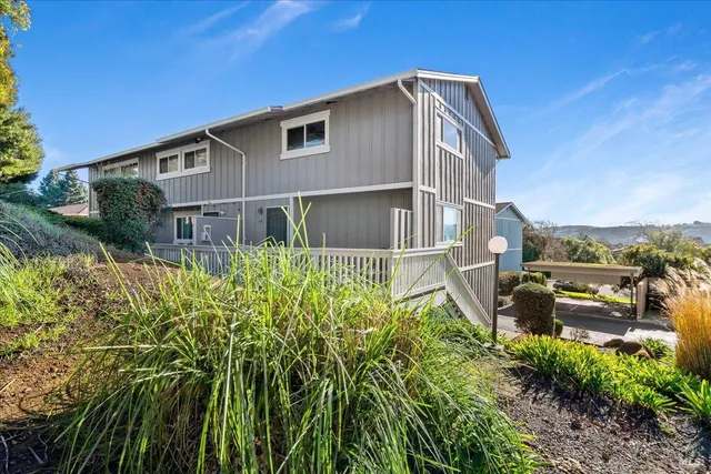$439,000 | 100 Sunset Circle, Unit 68, Benicia, CA 94510