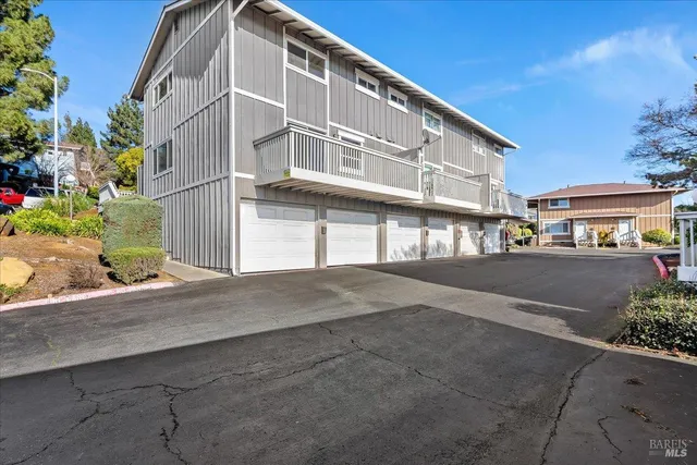 $439,000 | 100 Sunset Circle, Unit 68, Benicia, CA 94510