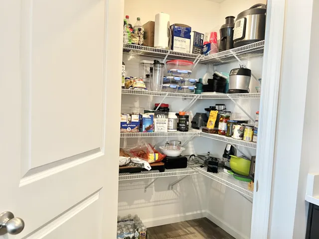 $289,999 | 10325 Woodsong Cove, New Haven, IN 46774